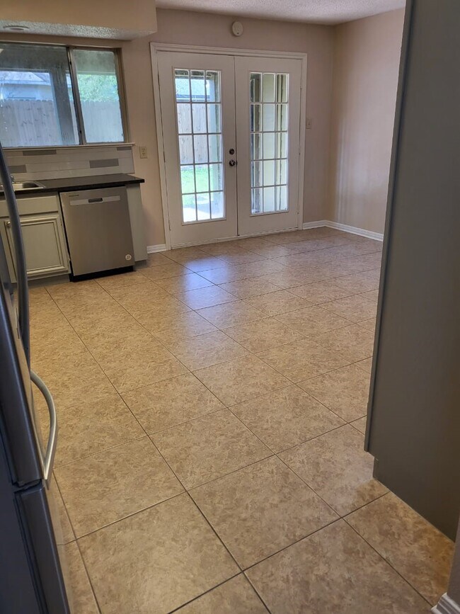 Building Photo - 14810 Rancho Vista Dr