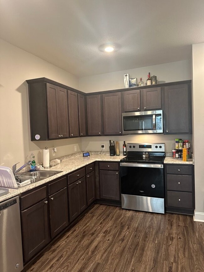 Building Photo - For Rent