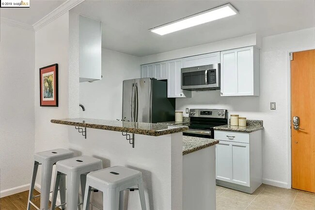 Building Photo - 77 Fairmount Ave