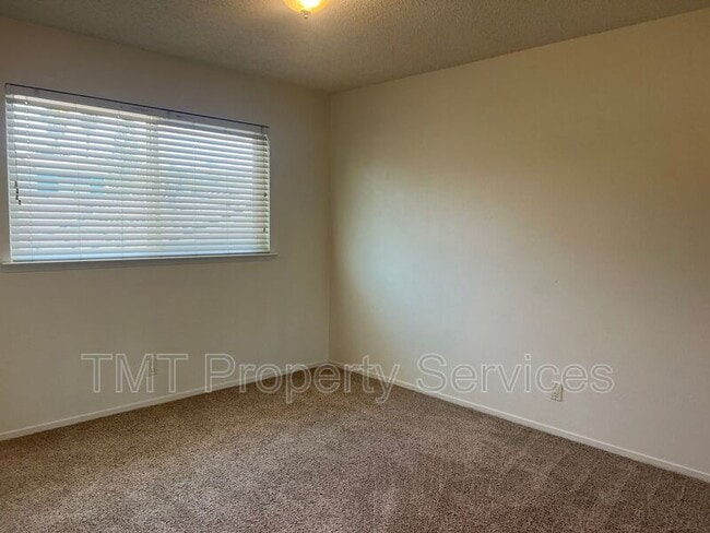 Building Photo - 2170 Seaview Ave