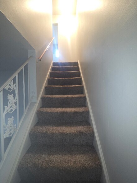 Building Photo - 347 Mathews Rd