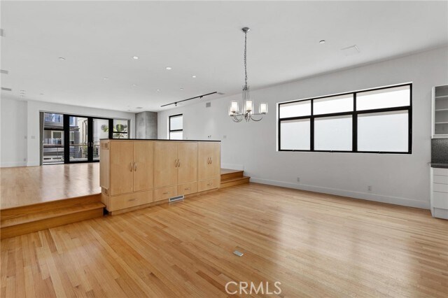 Building Photo - 129 20th St