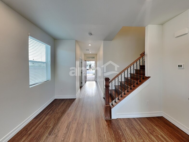 Building Photo - 4719 Tree Swing St