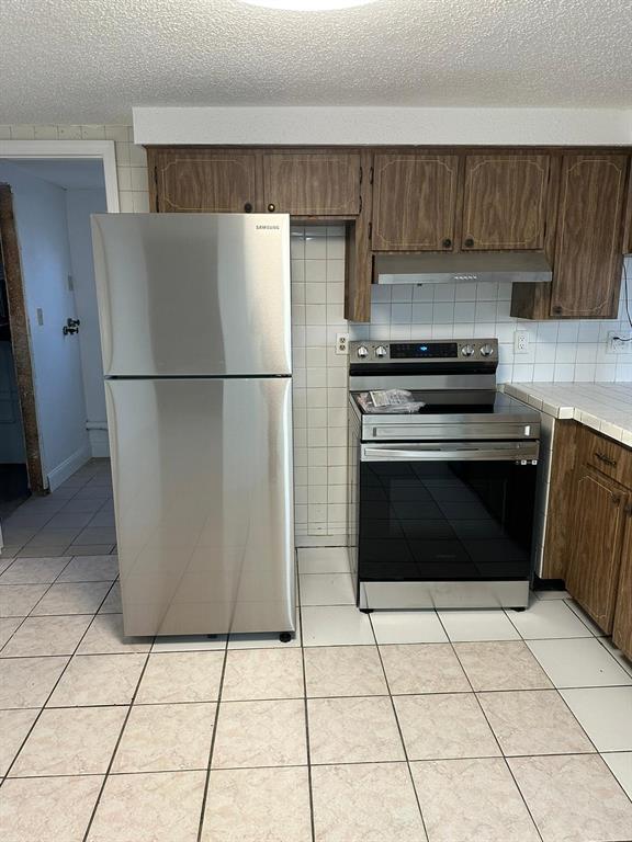 Building Photo - 4950 Fleetwood St