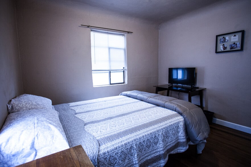 Building Photo - 250 N 17th St