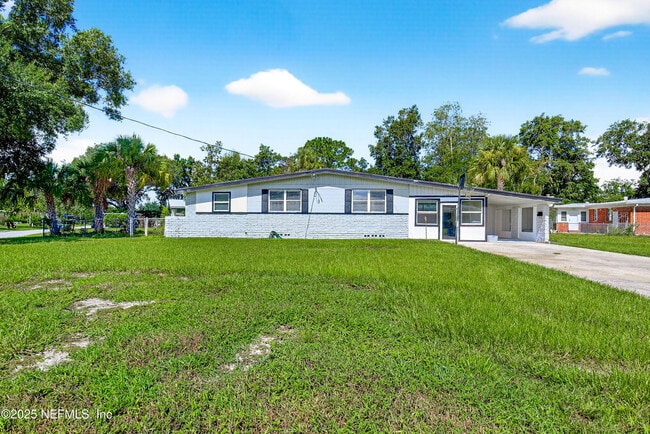 Building Photo - 6635 Blackwood Dr