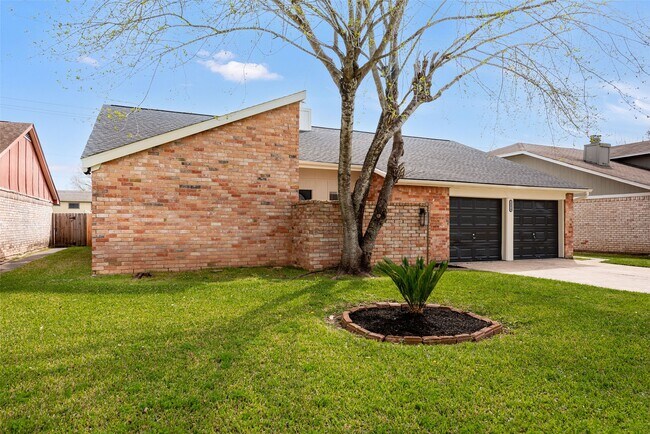 Building Photo - 16419 Lost Quail Dr