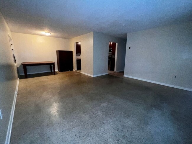 Building Photo - 8362 Cristobal Cir