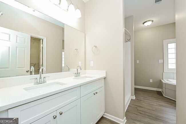 Building Photo - 4060 Springvale Way