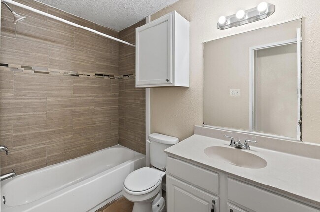 Building Photo - 410 Old Thorndale Rd