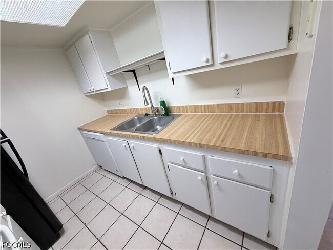 Building Photo - 12636 Kenwood Ln