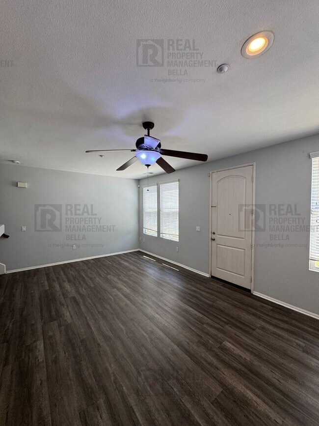 Building Photo - Resort-Style Living Awaits in This Spacious Canyon Hills 3-Bedroom Condo