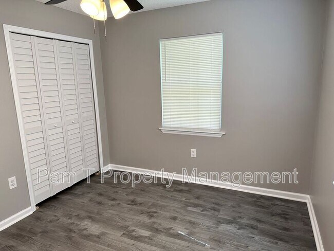 Building Photo - 2607 Bismark Ave