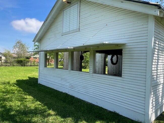Building Photo - 618 Bayridge Rd