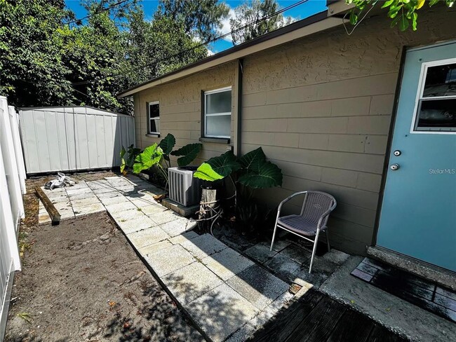 Building Photo - 15701 Waverly St