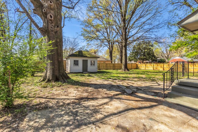 Building Photo - 4895 Helene Rd