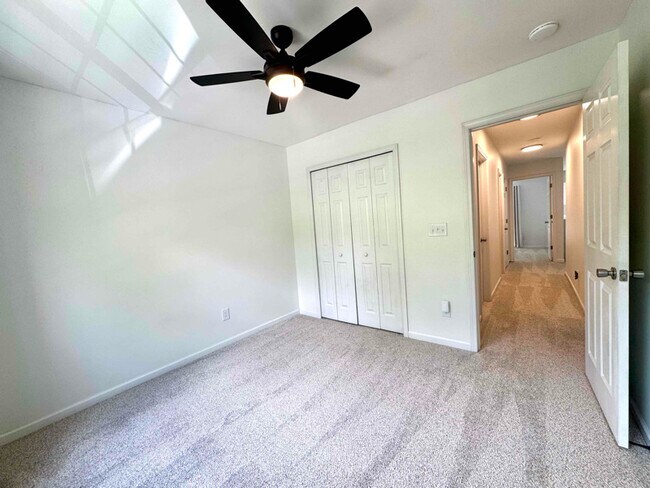 Building Photo - 8120 Christmas Ct