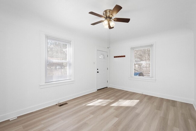 Building Photo - Charming 2 bedroom home in Wilkins Townshi...