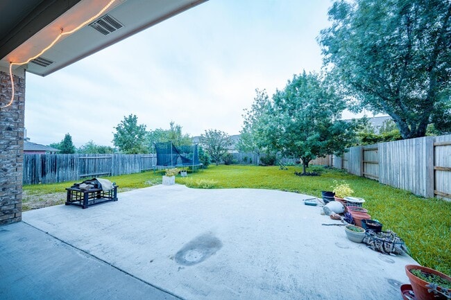 Building Photo - 9517 Eagle Knoll Dr