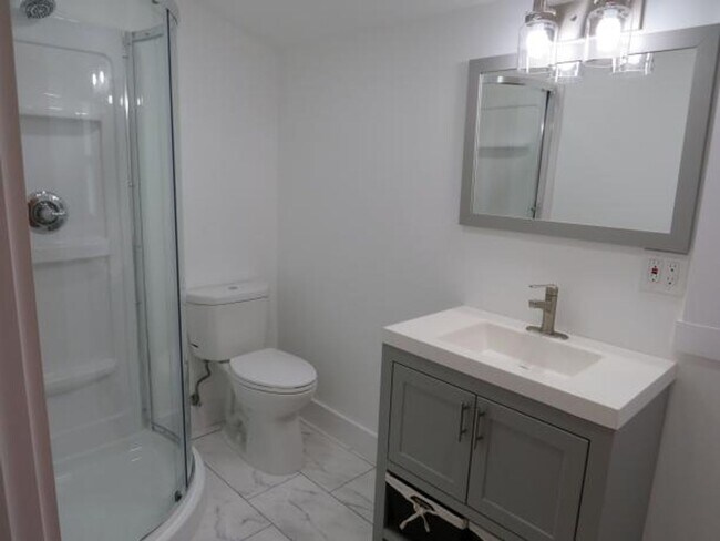 Building Photo - 2043-2045 Swazey St