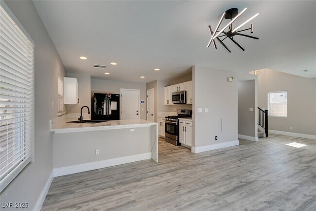 Building Photo - 3792 Autumn King Ave
