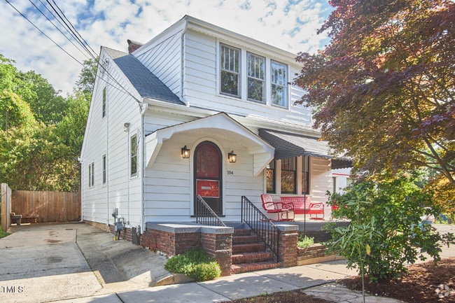 Building Photo - 104 W Trinity Ave