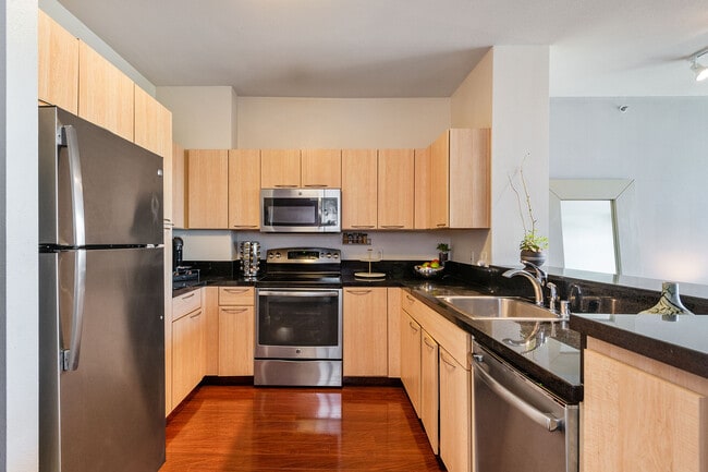 Building Photo - 1 Lakeside Dr