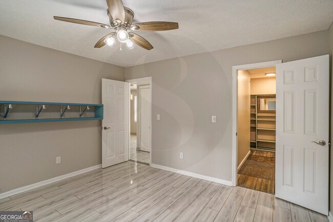 Building Photo - 9285 Cedar Ridge Dr NW