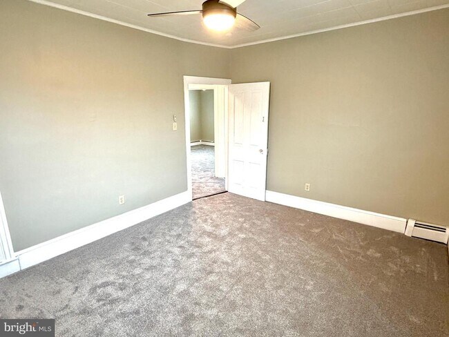 Building Photo - 14 Penn Ave