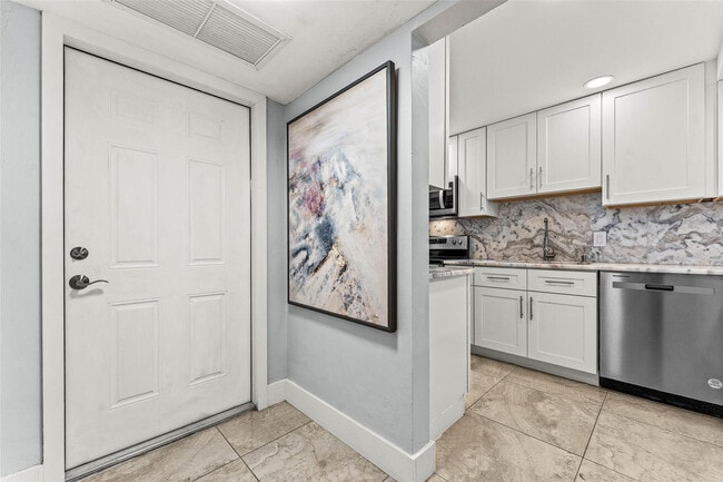 Building Photo - 4502 N Federal Hwy