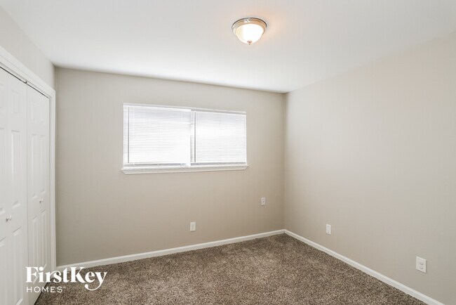 Building Photo - 4908 Meadowlark St
