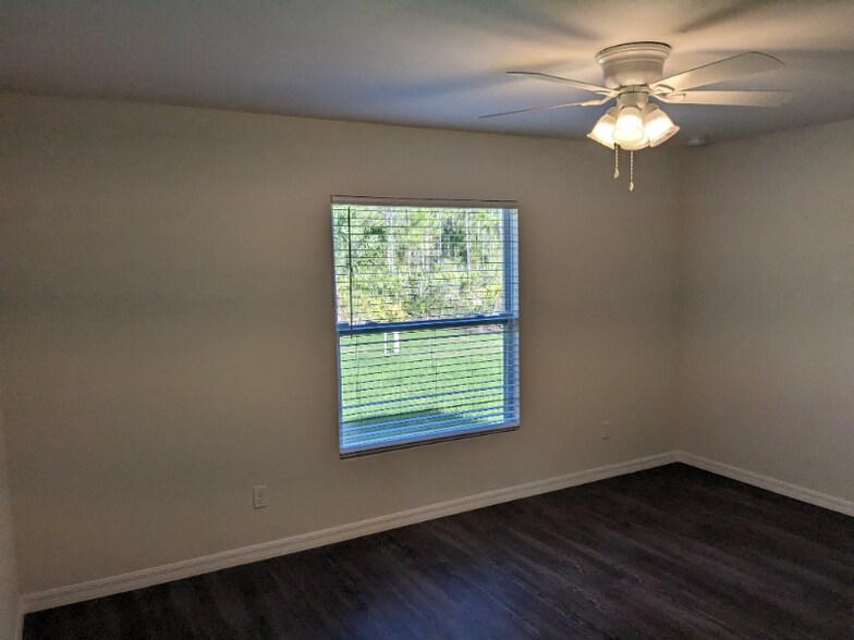 Building Photo - 5900 Cazler Ave