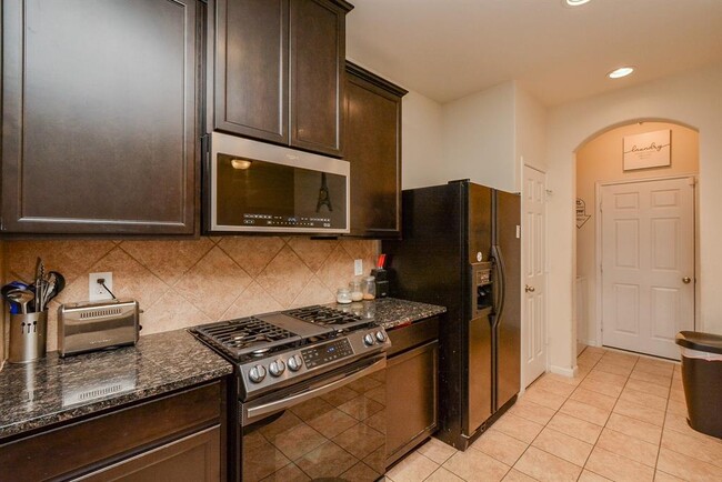 Building Photo - 6038 Wesley Manor Ct