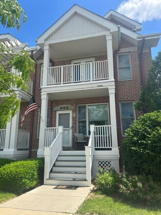 Building Photo - 443 54th St