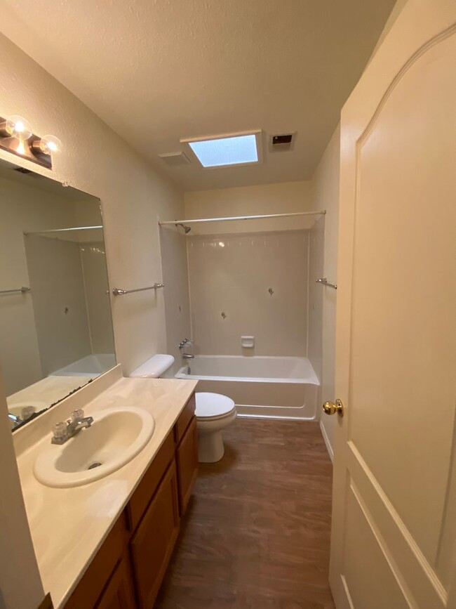 Building Photo - Rio Rancho 4/bd 2/ba 3/CG Views