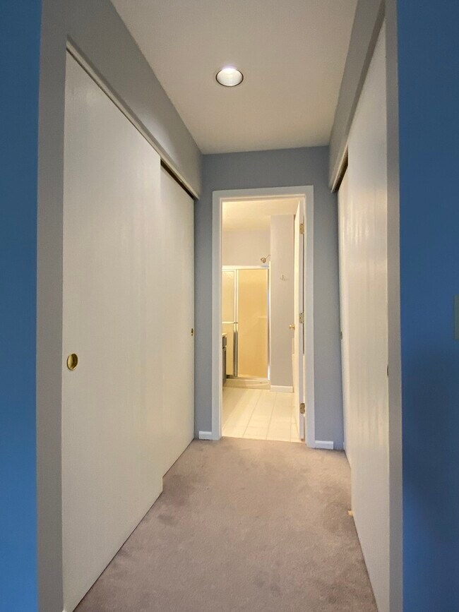 Building Photo - 5S510 Scots Dr