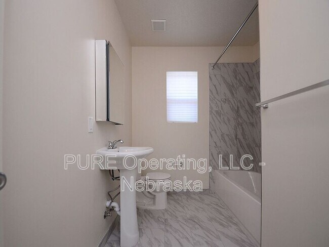 Building Photo - 3408 N 24th St