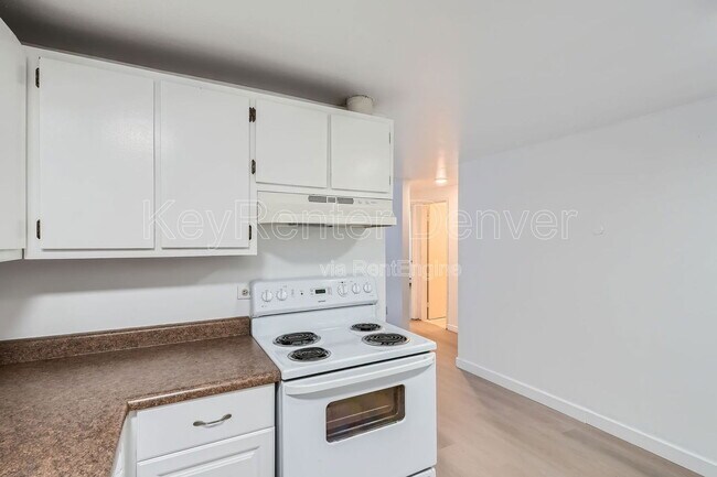 Building Photo - 65 N Clarkson St