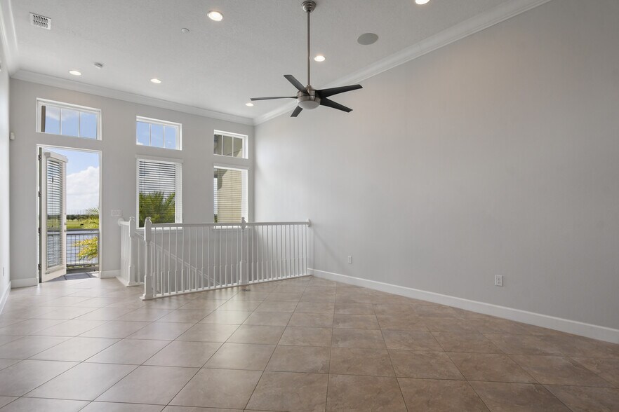 Building Photo - 13787 Benavente Ave