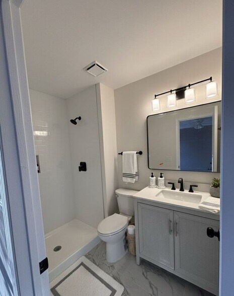 Building Photo - 1447 Pepperdine Ct