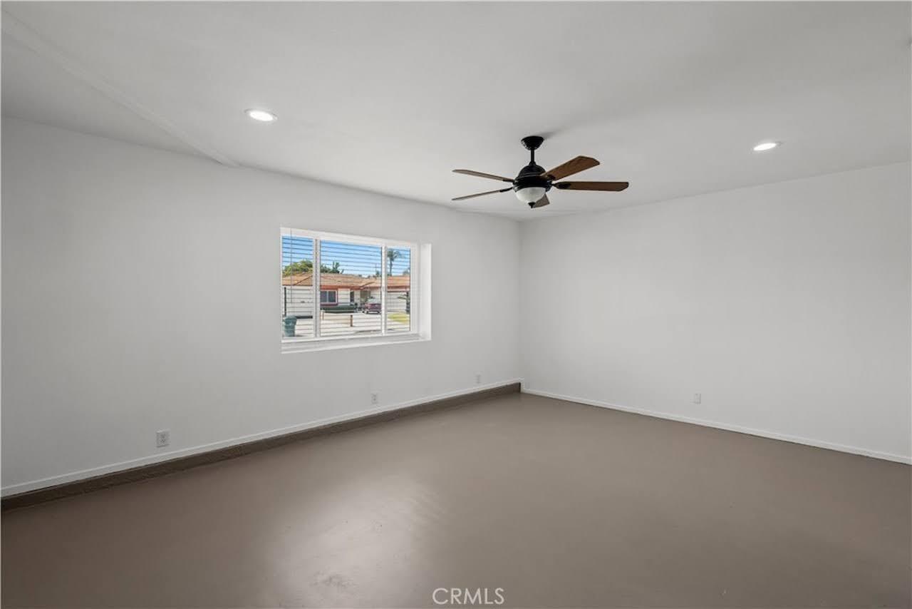 Building Photo - 6061 Dundee Dr