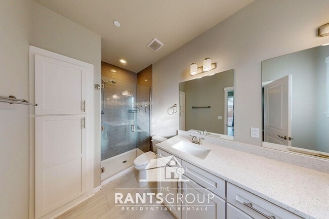 Building Photo - Bright 3-Bedroom, 2-Bathroom Rambler in Olympia!