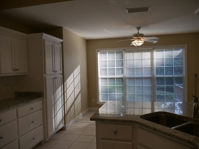 Building Photo - Beautiful Home in Hahira!!