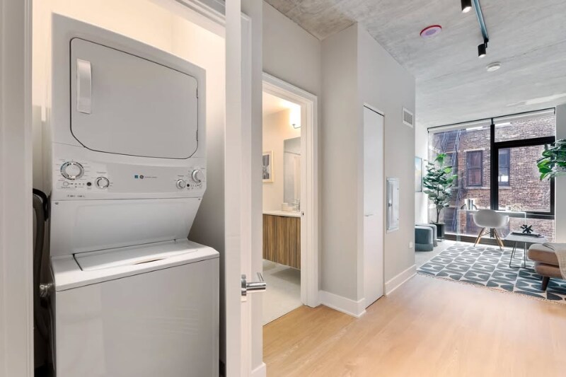 Building Photo - 352 S Aberdeen St