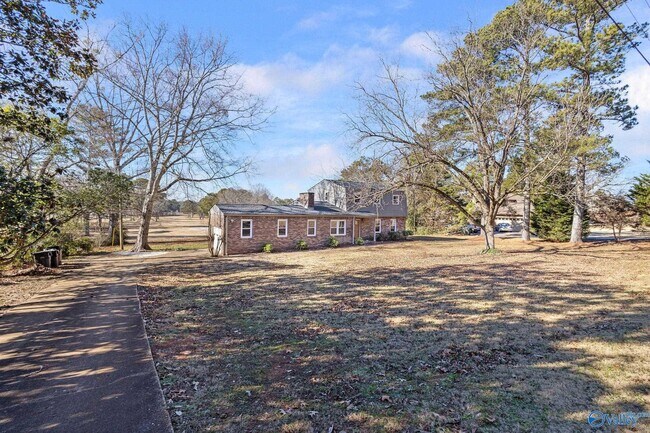 Building Photo - 4307 Indian Hills Rd SE