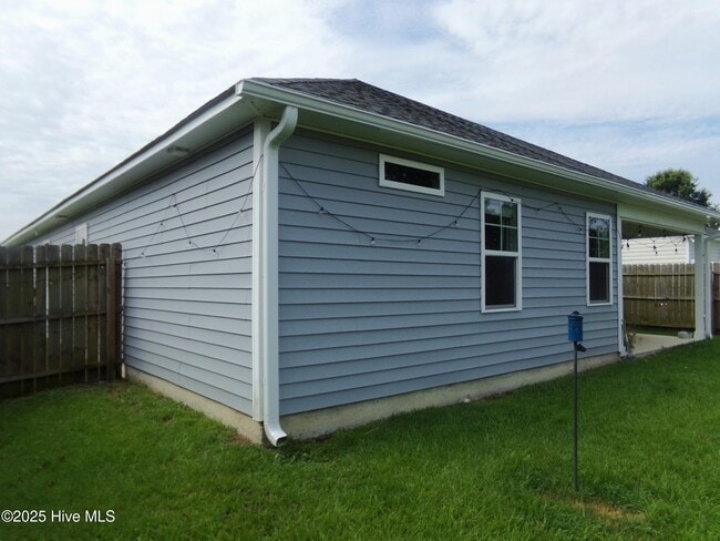 Building Photo - 204 Murdock Way