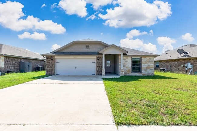 Primary Photo - 6302 Castle Gap Dr