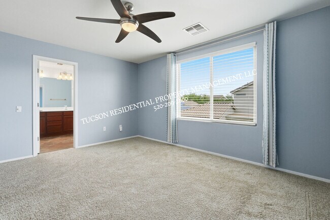 Building Photo - 10568 Desert Drifter Pl