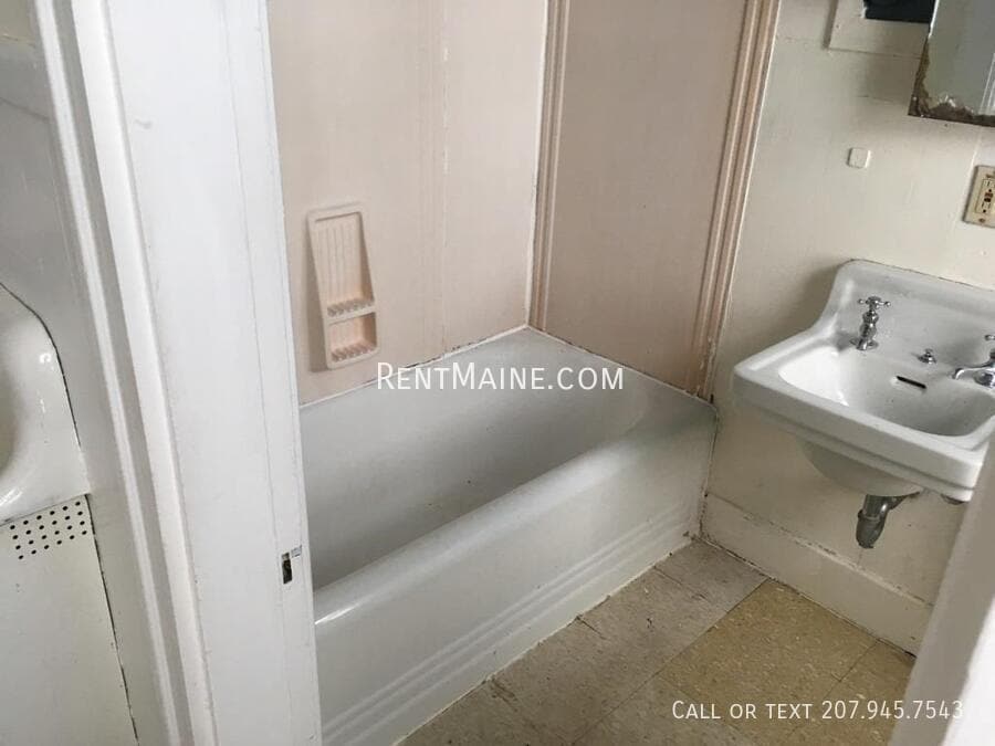 Building Photo - 36 Third St Apt.