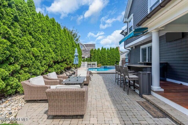 Building Photo - 101 Neptune Pl